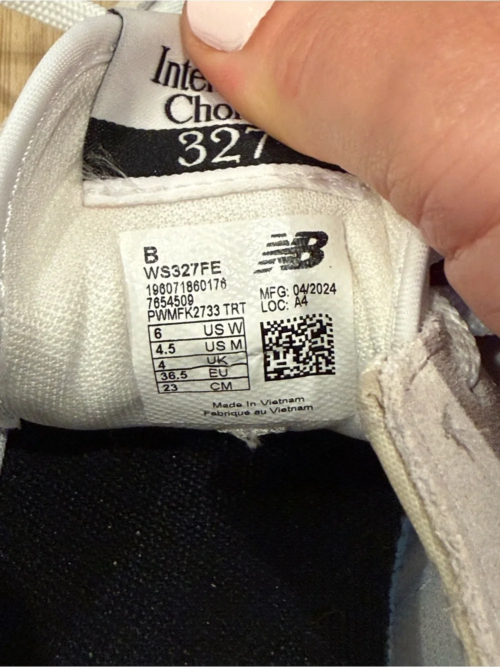 New Balance 327 Black and White Sneakers